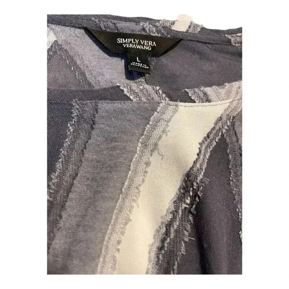 Simply Vera Vera Wang Women’s Large Distressed Patchwork Shark Bite Tunic - Picture 4 of 4